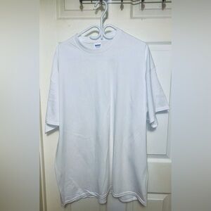 Gildan White Short Sleeve Tee. Unisex. Brand new